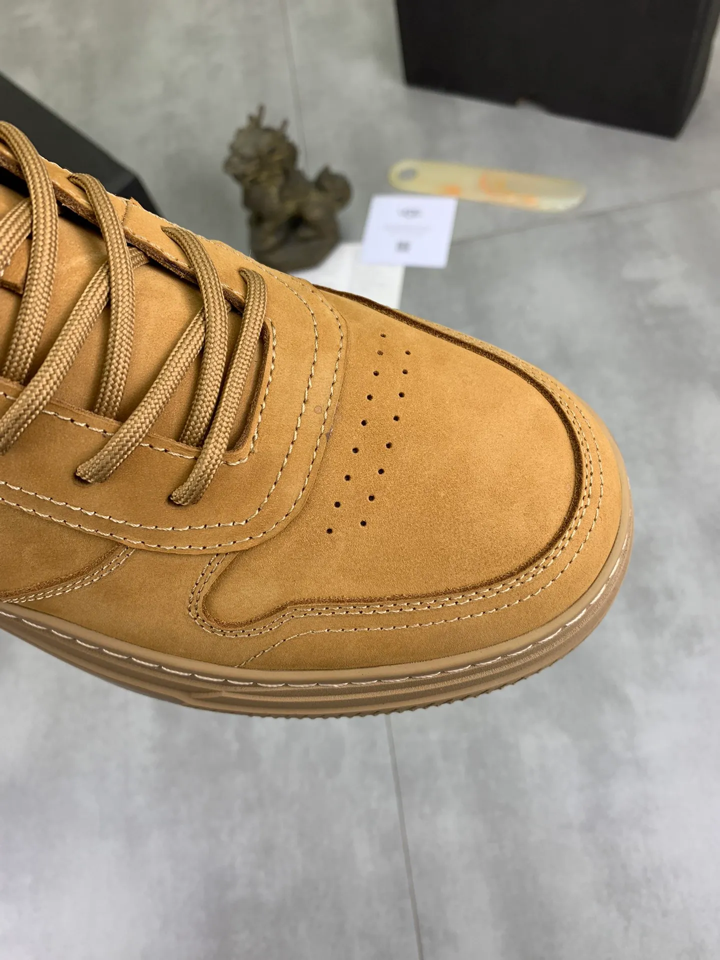 Men's Men's Shoes P620 [New Style] 💰 🆘 "Real Wool" [UGG] 👉 Popular men's shoes official website synchronization 🔰 Genuine quality [proud] is not comparable to the imitations in the general market 🌀 The upper is imported Italian frosted cowhide, and the lining: foot pad 🅰️ grade 🐑 real wool 👻 Only Grade A can show the effect The hand feels smooth and delicate 🔱The shoe shape is grand, only genuine factories can achieve it 🎄The perfect toughness of the original outsole 👻⬛️ allows customers to bid farewell to one-time consumption. Real wool lining, super warm. 3️⃣Colors available Sizes: 38-44
